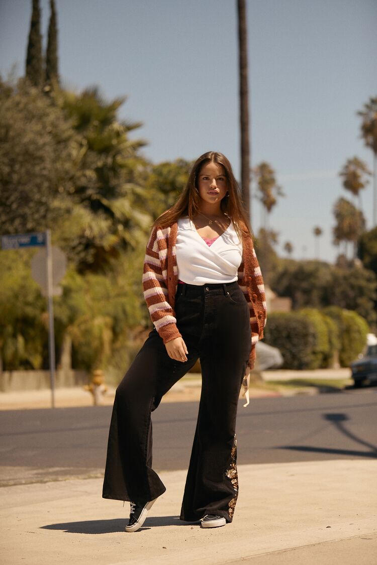 Forever 21 Plus Women's Floral Embroidered Flare Pants Black/Multi