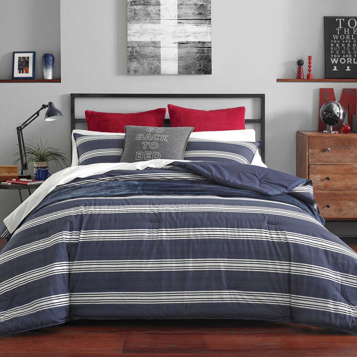 Nautica Craver Comforter & Sham Set In Navy Navy